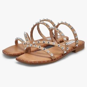 STEVE MADDEN Skyler tan flat stud sandal